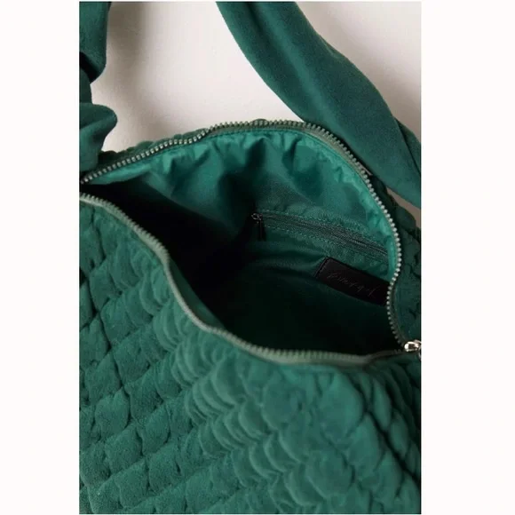 NWT Free People Pucker Up Fleece Carryall - Picture 4 of 8